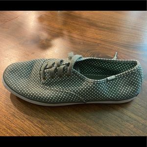 grey with white polka-dot women’s keds